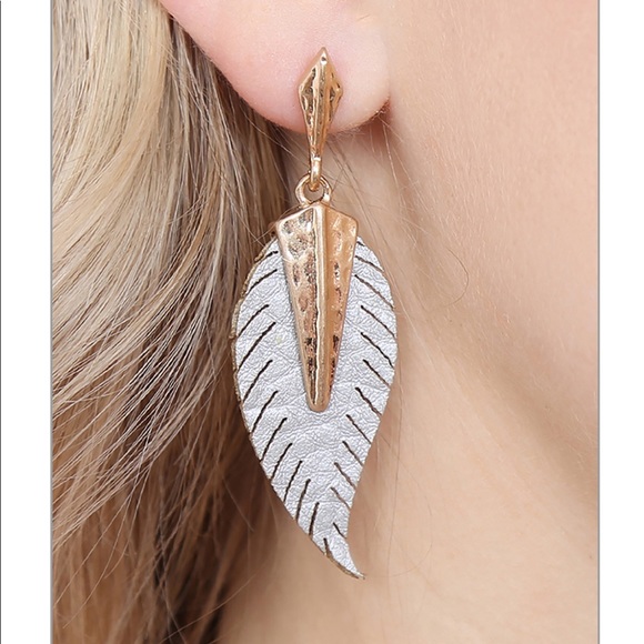 Vegan leather Gold metal earring - Gray matter - Picture 2 of 3